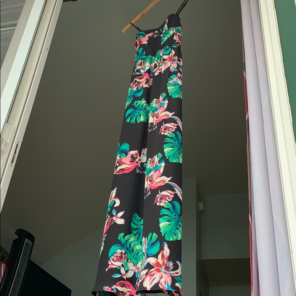 Women’s dress